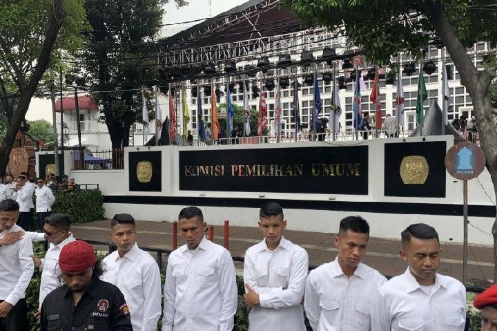 Jelang Penetapan CAPRES CAWAPRES Keamanan Di KPU di Perketat