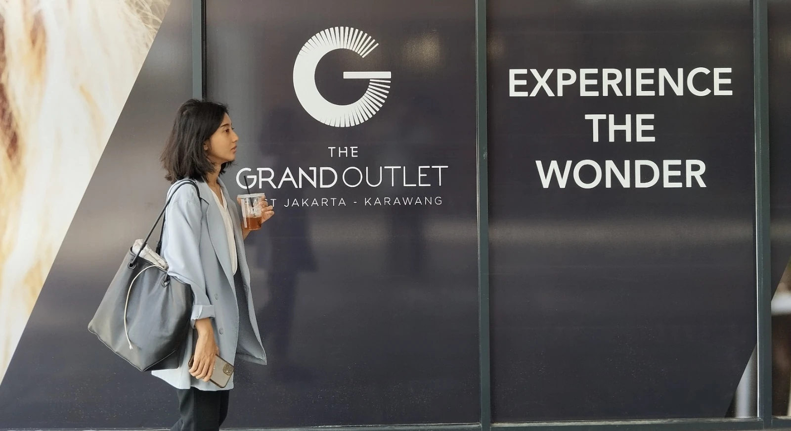 The Grand Outlet, Tempat Kongkow Mewah di Karawang